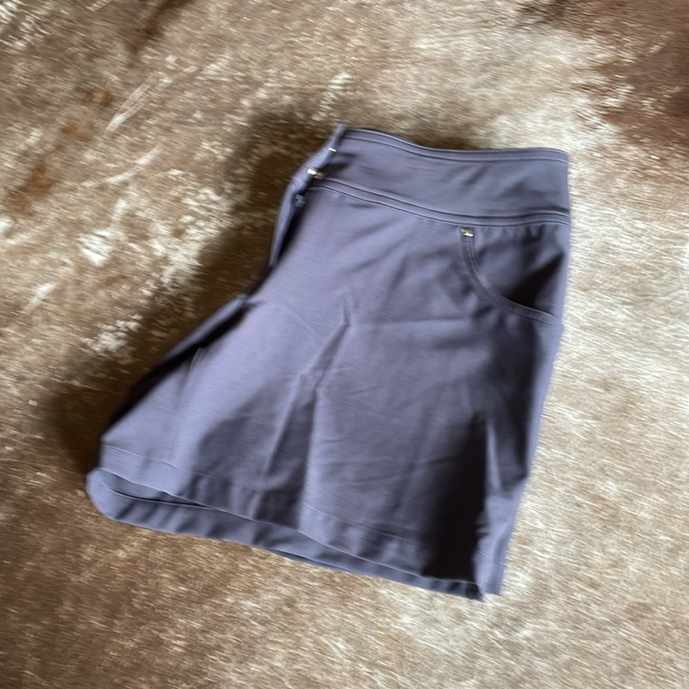 Slazenger golf grey shorts. Size 4 - Picture 2 of 5